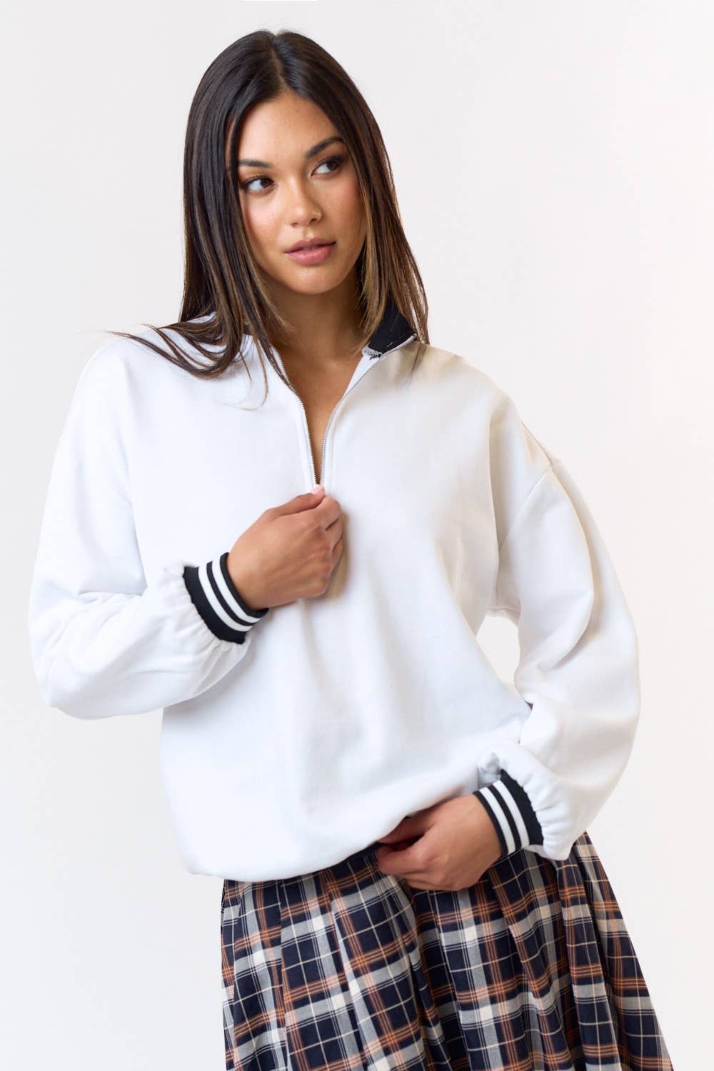 CONTRAST RIB BAND QUARTER ZIP SWEATSHIRT