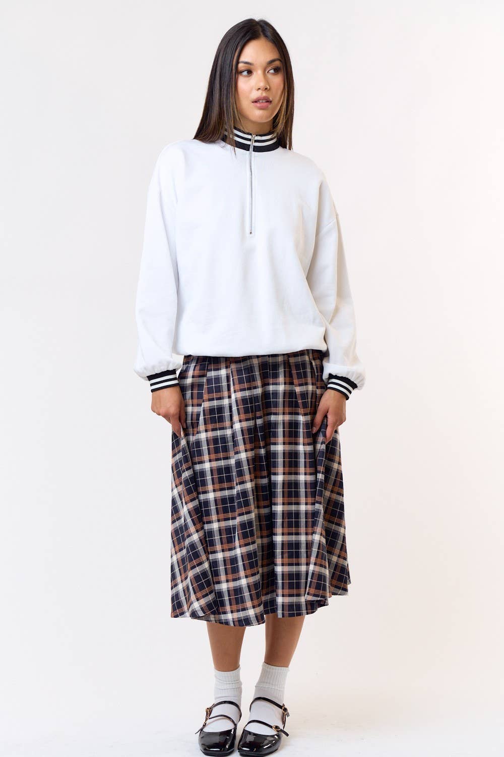 CONTRAST RIB BAND QUARTER ZIP SWEATSHIRT